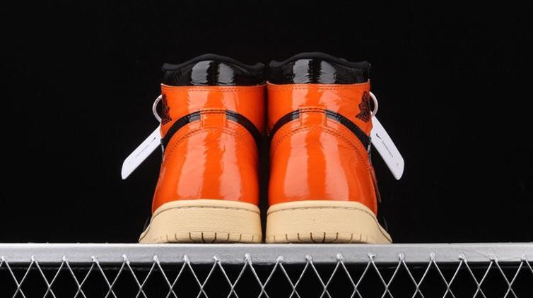 Tênis Nike Air Jordan 1