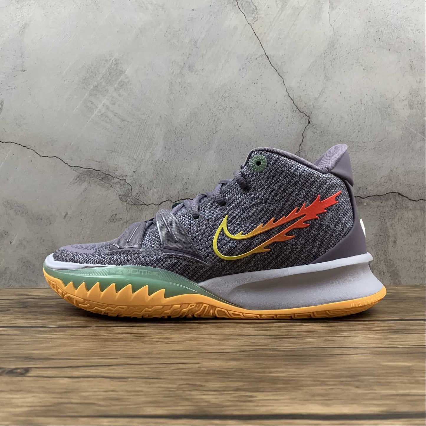 Tênis Nike Kyrie 7