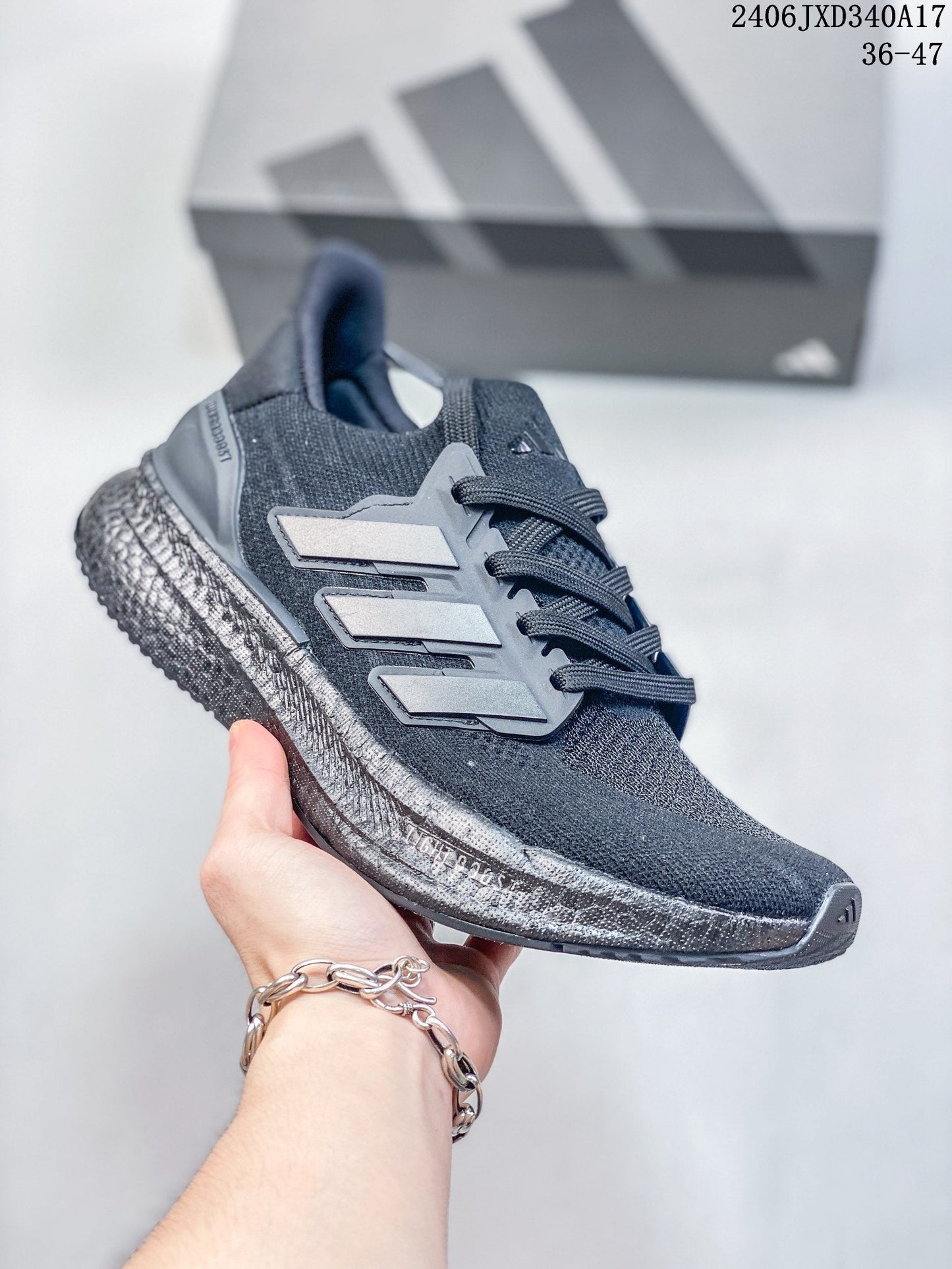 Tênis Adidas Ultra Boost Light