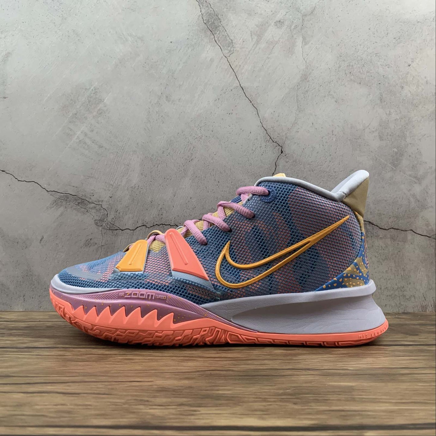 Tênis Nike Kyrie 7