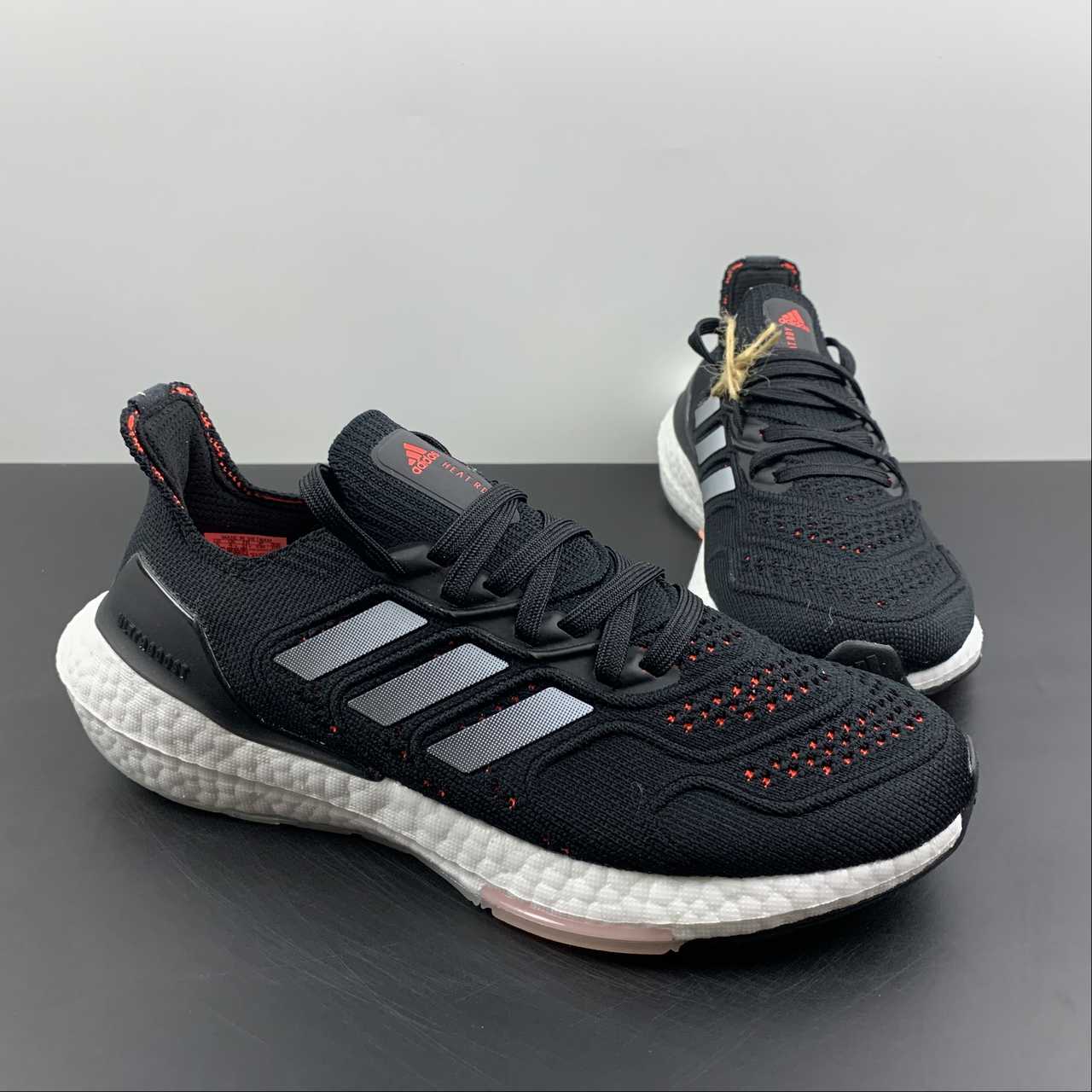 Tênis Ultra Boost 22