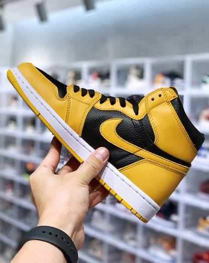 Tênis Nike Air Jordan 1