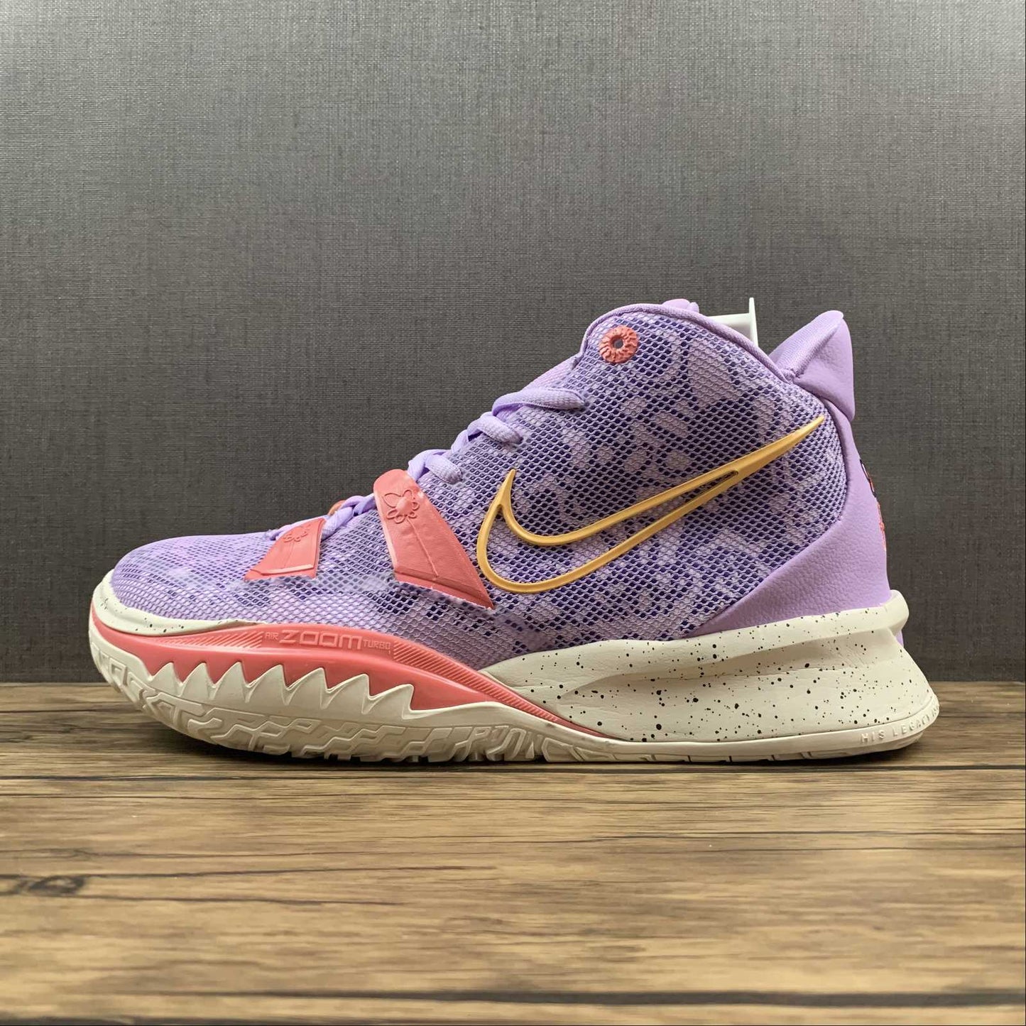 Tênis Nike Kyrie 7