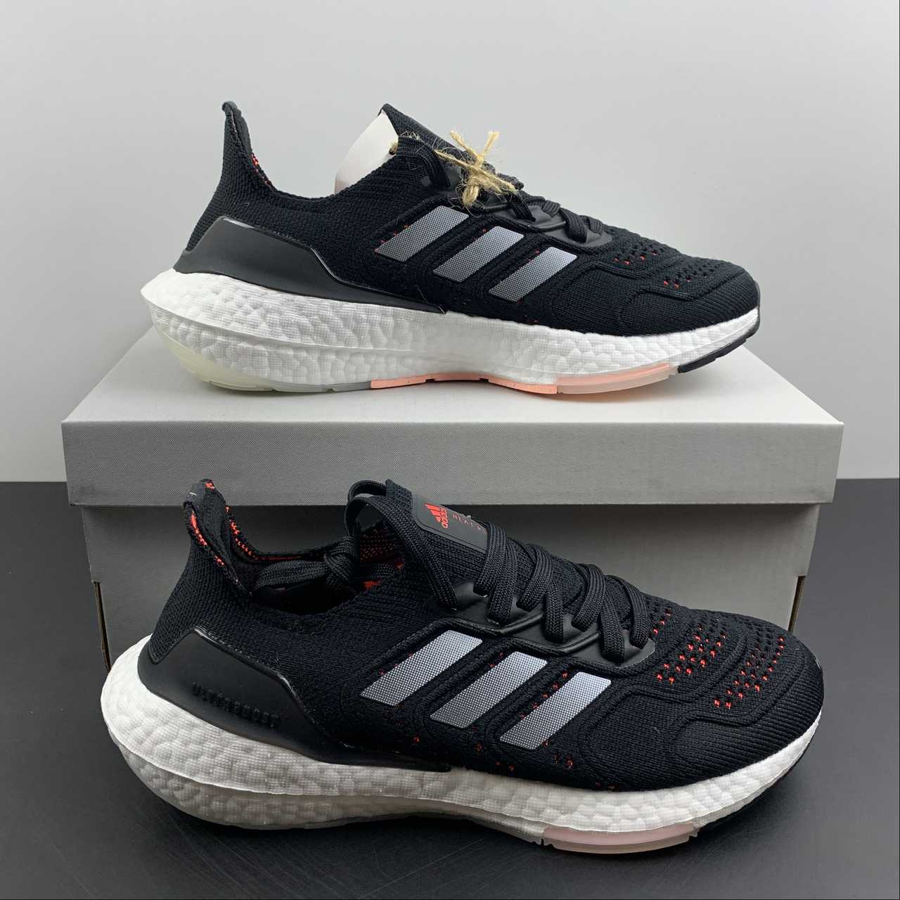 Tênis Ultra Boost 22