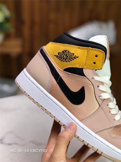 Tênis Nike Air Jordan 1