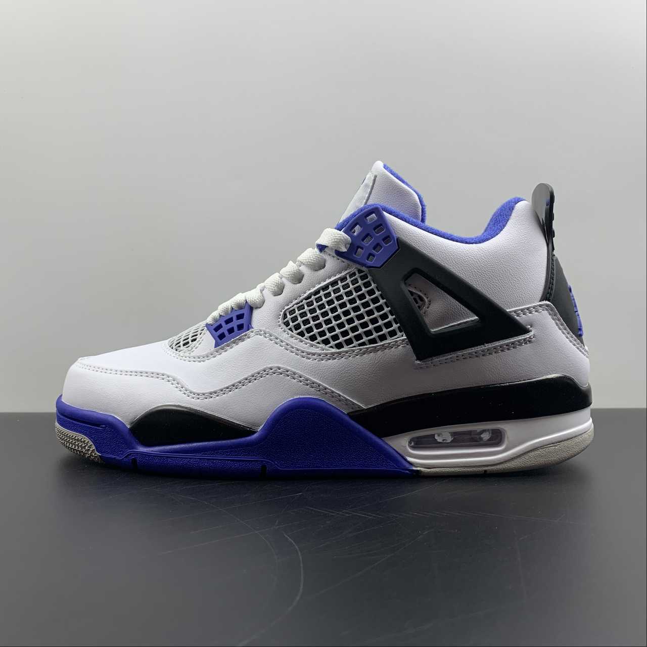 Tênis Nike Air Jordan 4 Retro