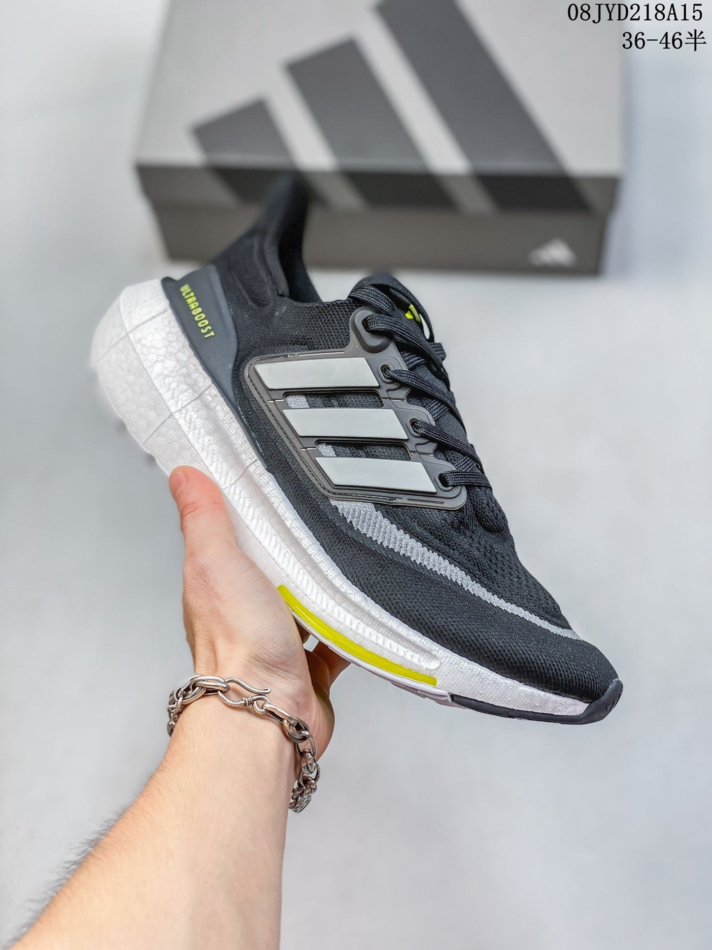 Tênis Adidas Ultra Boost Light - CLIQUE PARA VER MAIS CORES