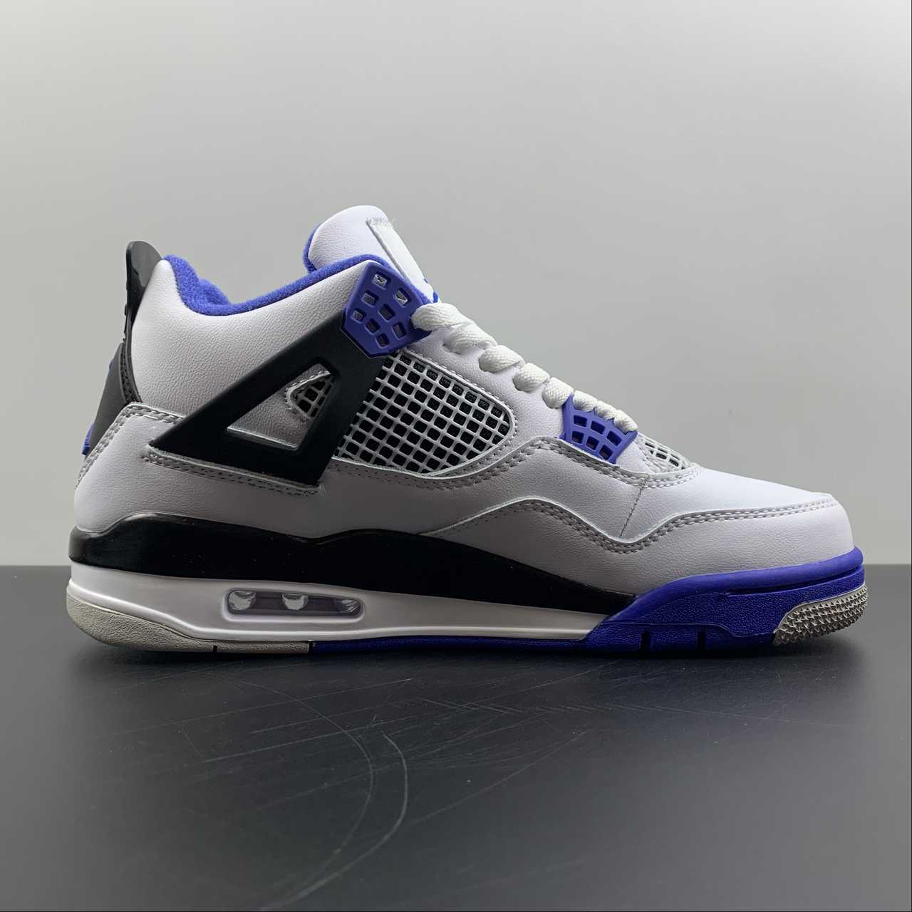 Tênis Nike Air Jordan 4 Retro