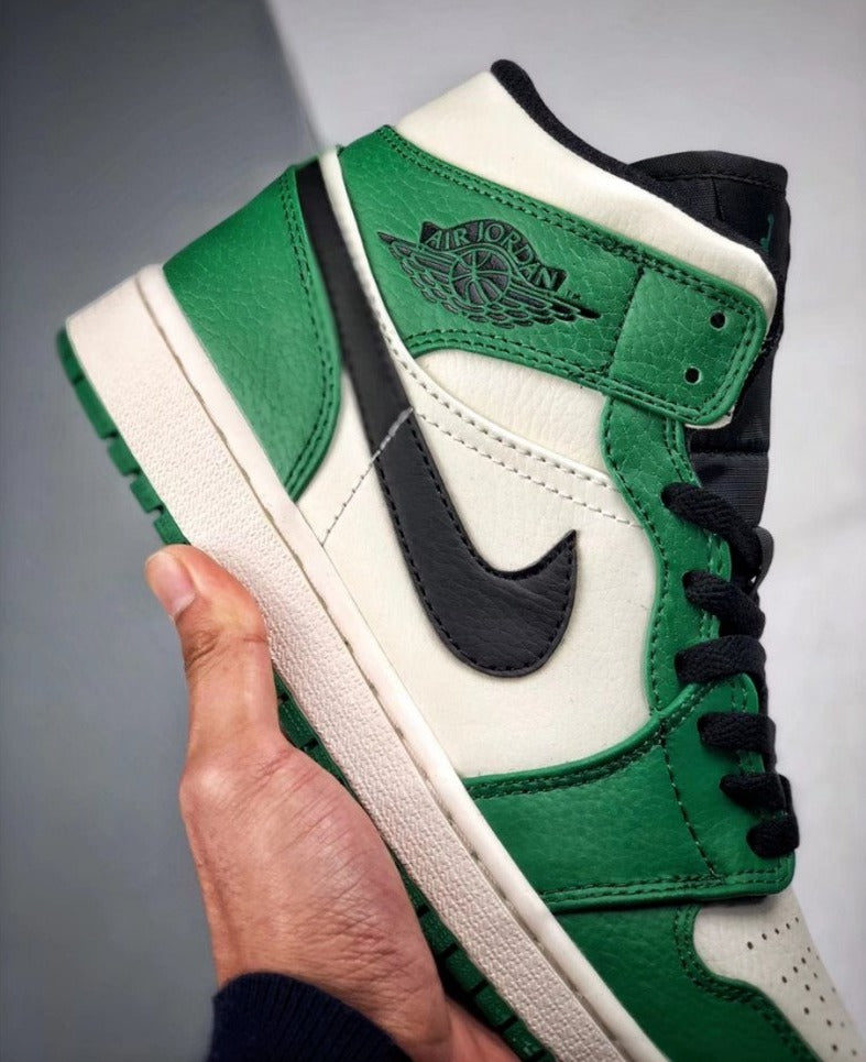 Tênis Nike Air Jordan 1