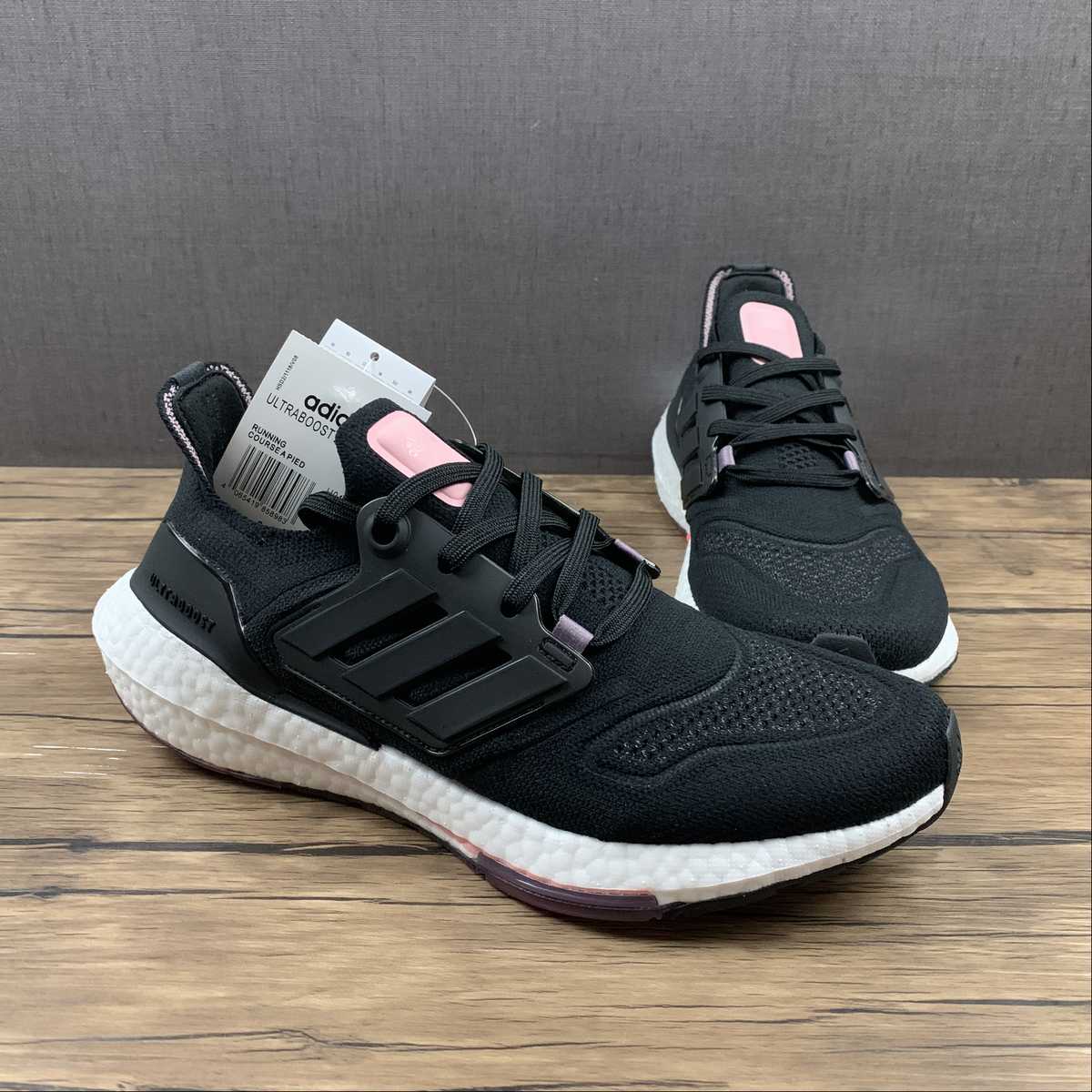 Tênis Ultra Boost 22