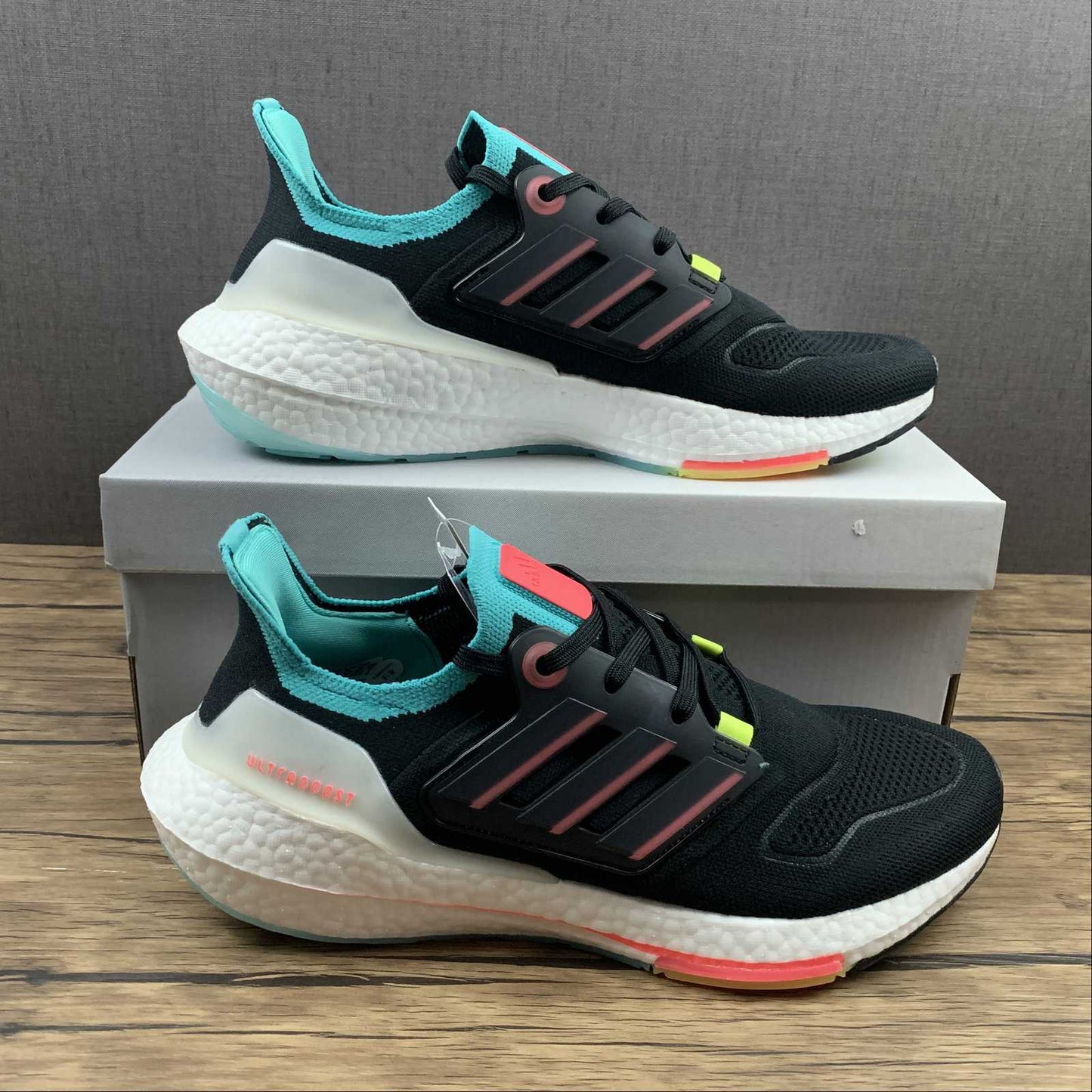 Tênis Ultra Boost 22