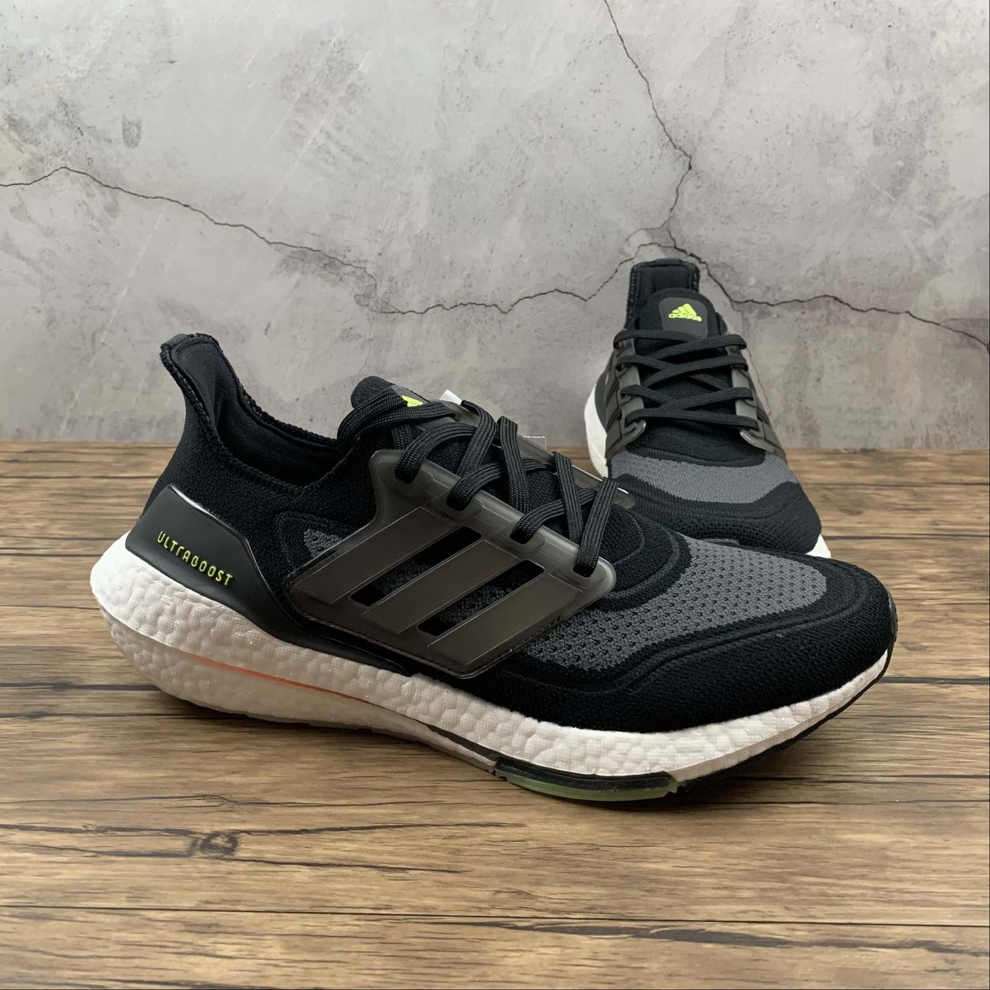 Tênis Ultra Boost 21