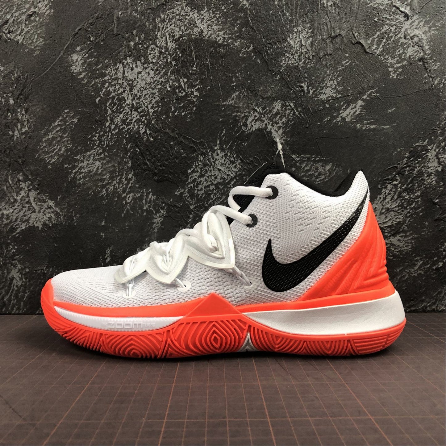 Tênis Nike Kyrie 5