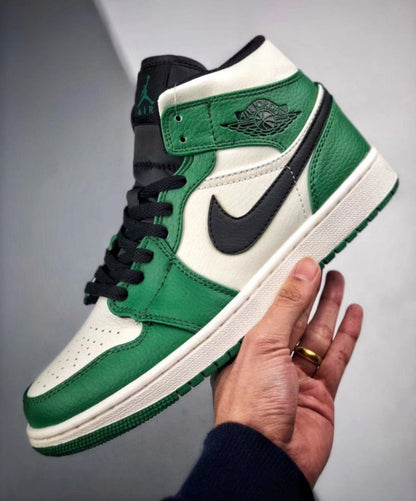 Tênis Nike Air Jordan 1