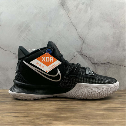 Tênis Nike Kyrie 7