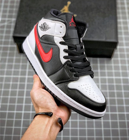 Tênis Nike Air Jordan 1