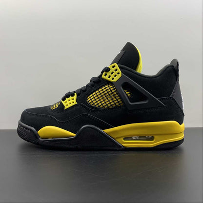 Tênis Nike Air Jordan 4 Retro