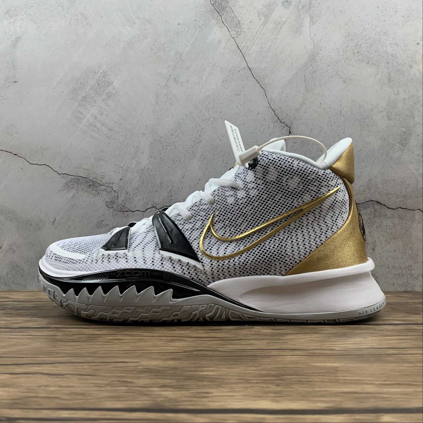 Tênis Nike Kyrie 7