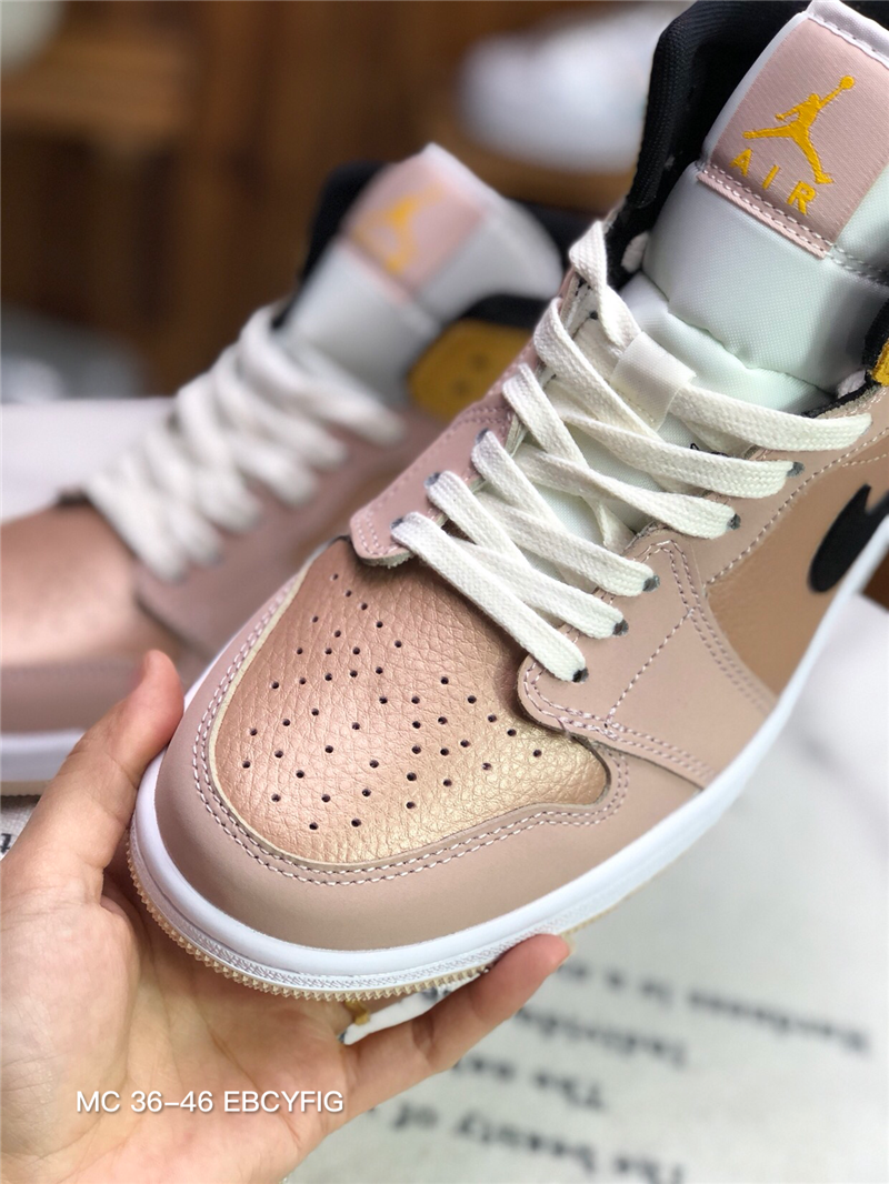 Tênis Nike Air Jordan 1