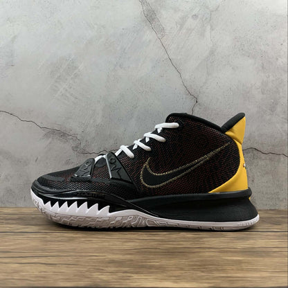 Tênis Nike Kyrie 7