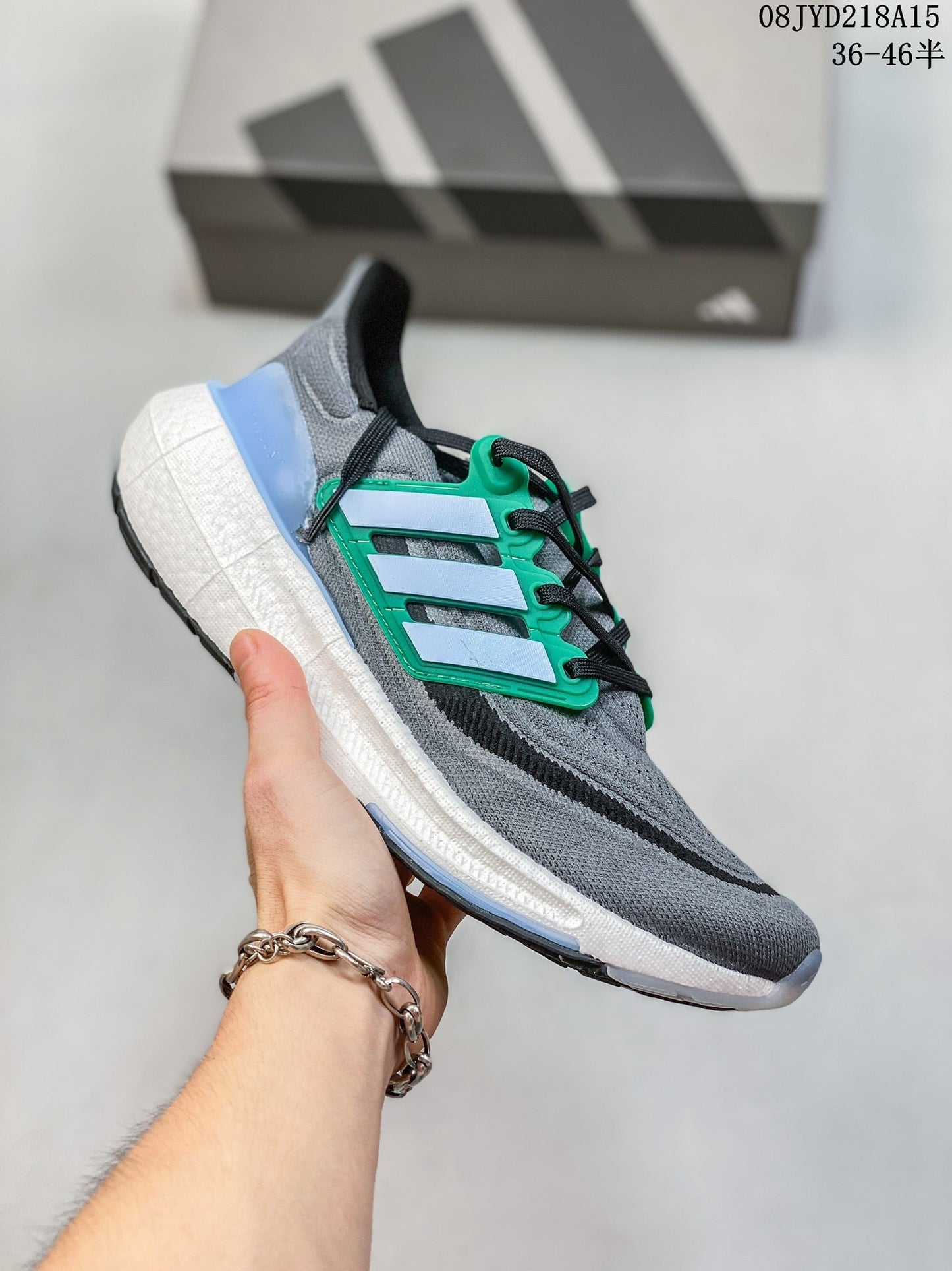 Tênis Adidas Ultra Boost Light - CLIQUE PARA VER MAIS CORES