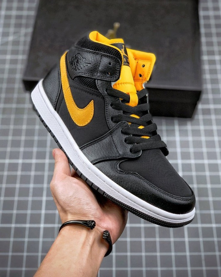 Tênis Nike Air Jordan 1