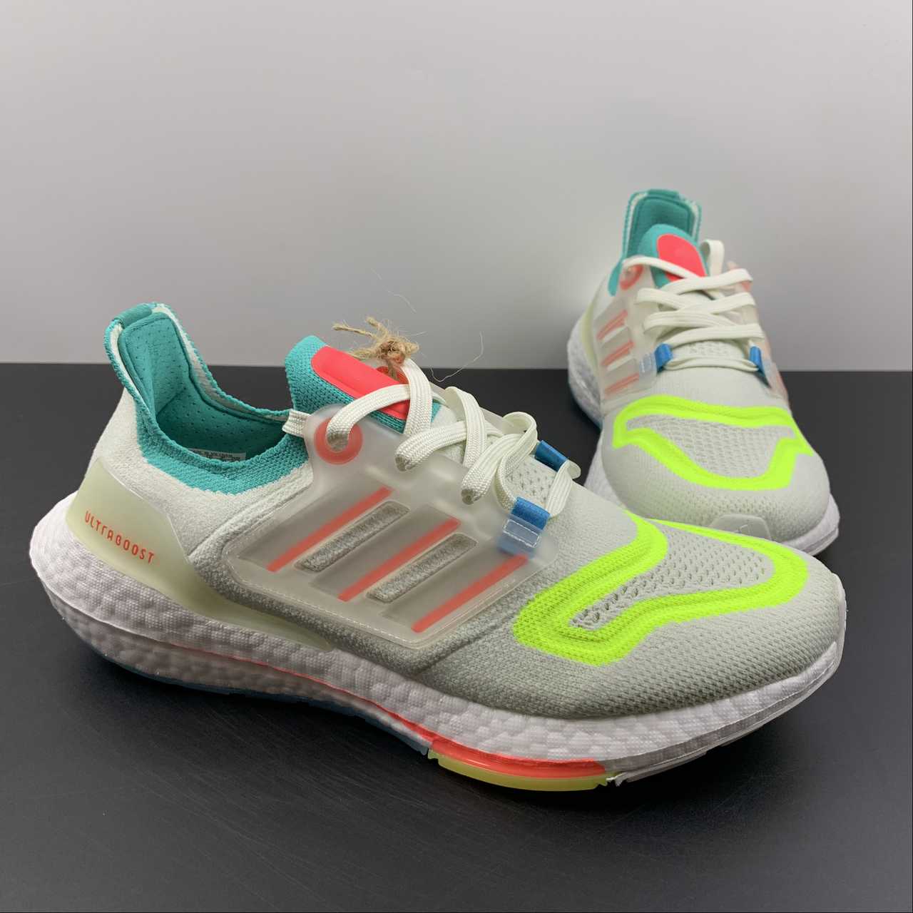 Tênis Ultra Boost 22