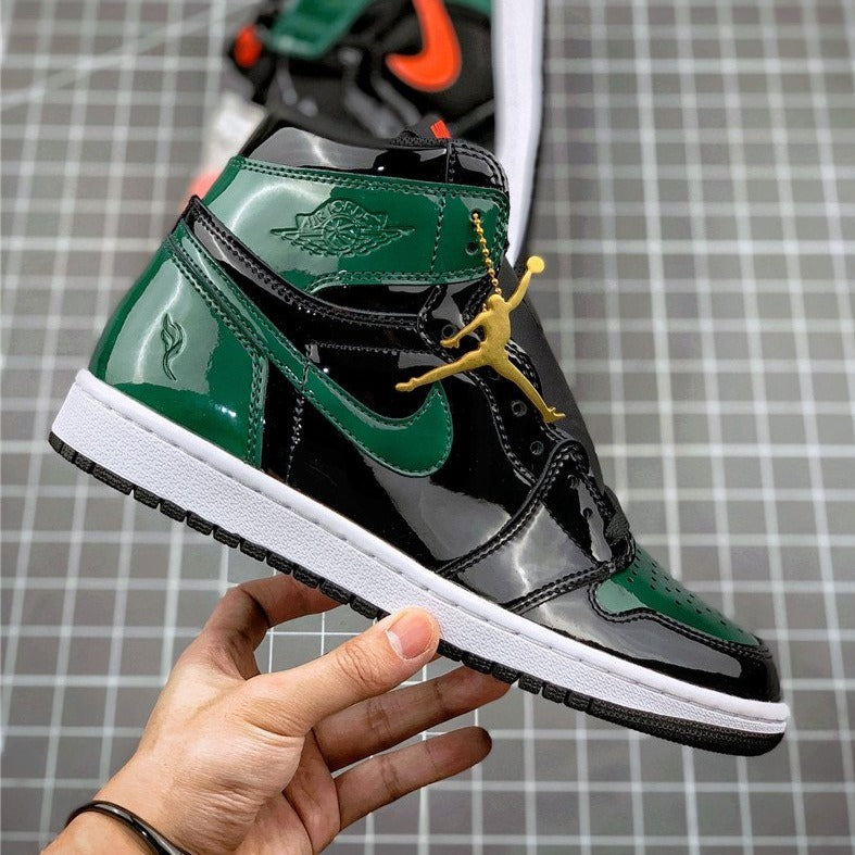 Tênis Nike Air Jordan 1