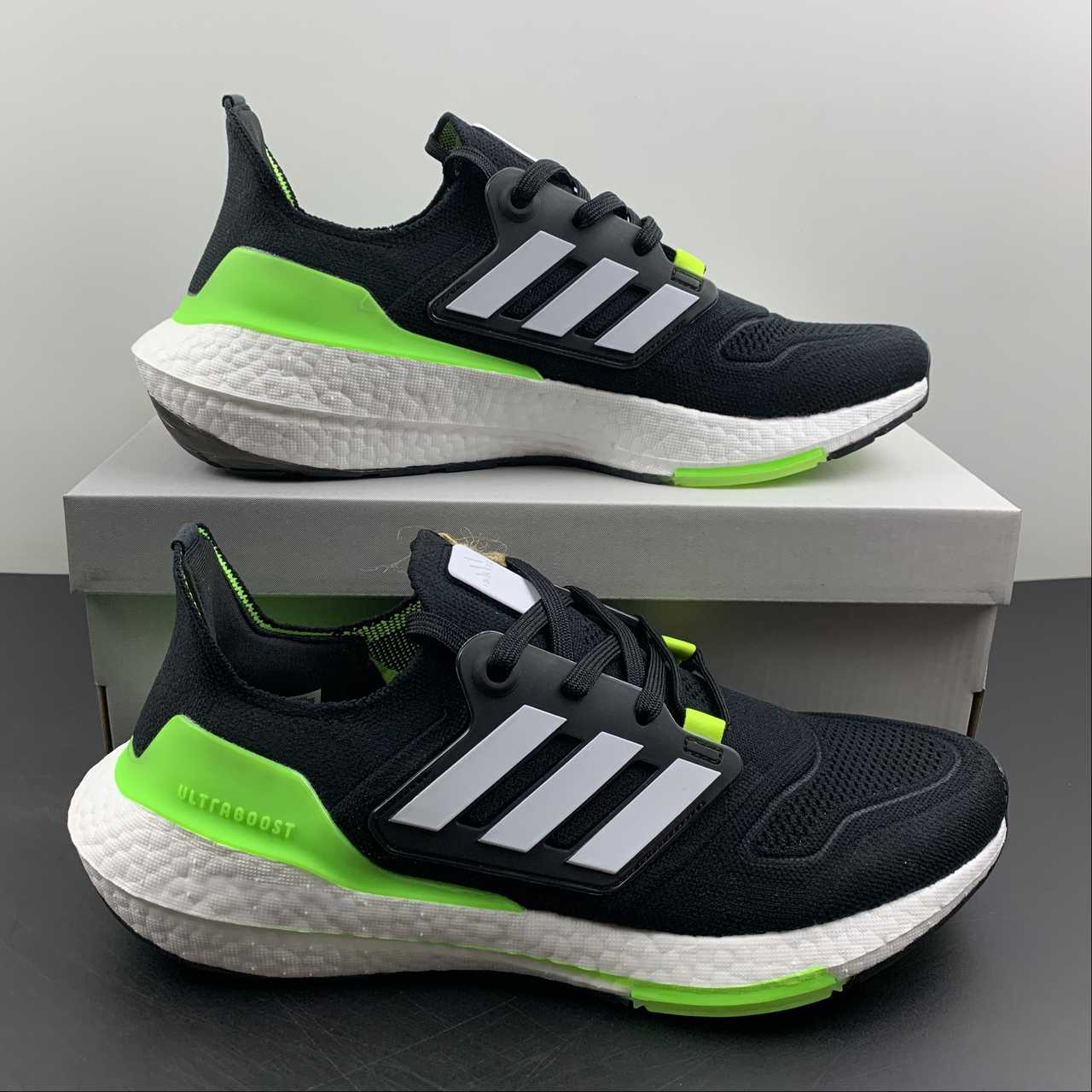 Tênis Ultra Boost 22