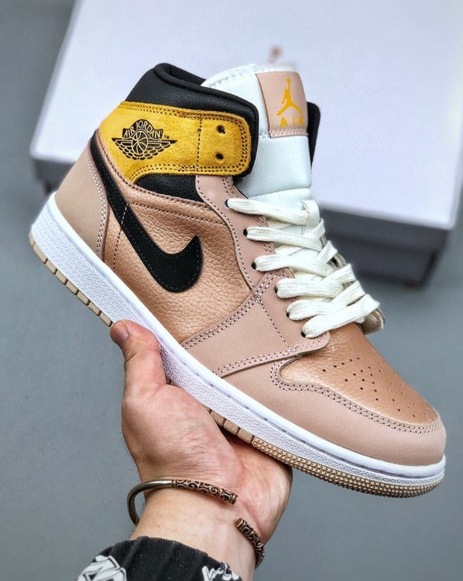 Tênis Nike Air Jordan 1