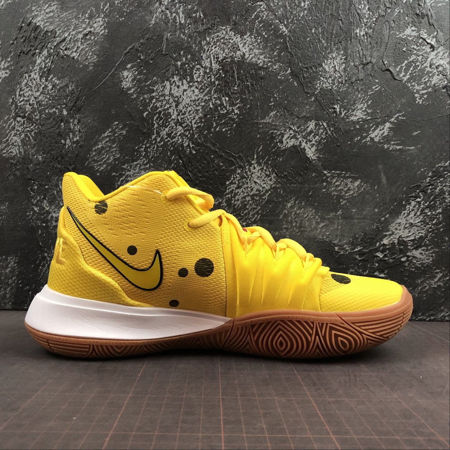 Tênis Nike Kyrie 5 Bob Esponja