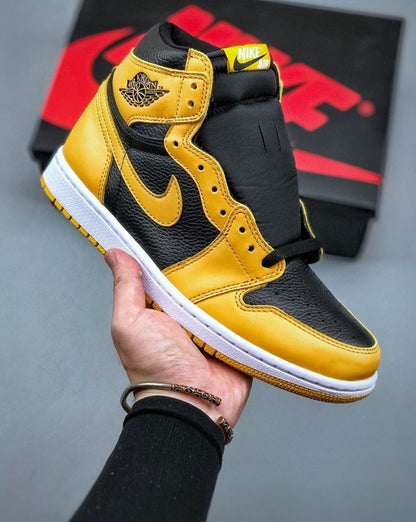 Tênis Nike Air Jordan 1