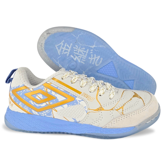 Umbro Pro 5 Bump Kintsugi Futsal - Blanco/Azul/Dorado