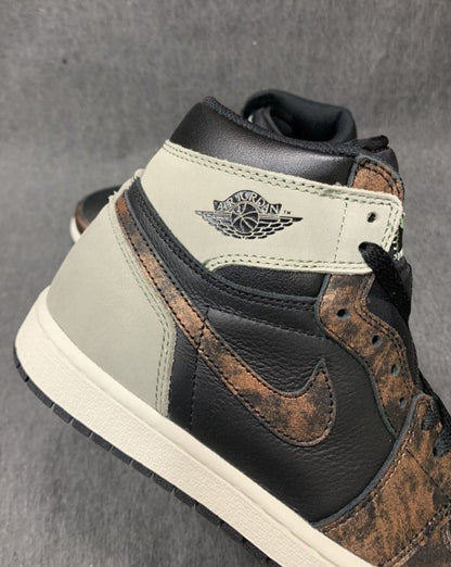 Tênis Nike Air Jordan 1