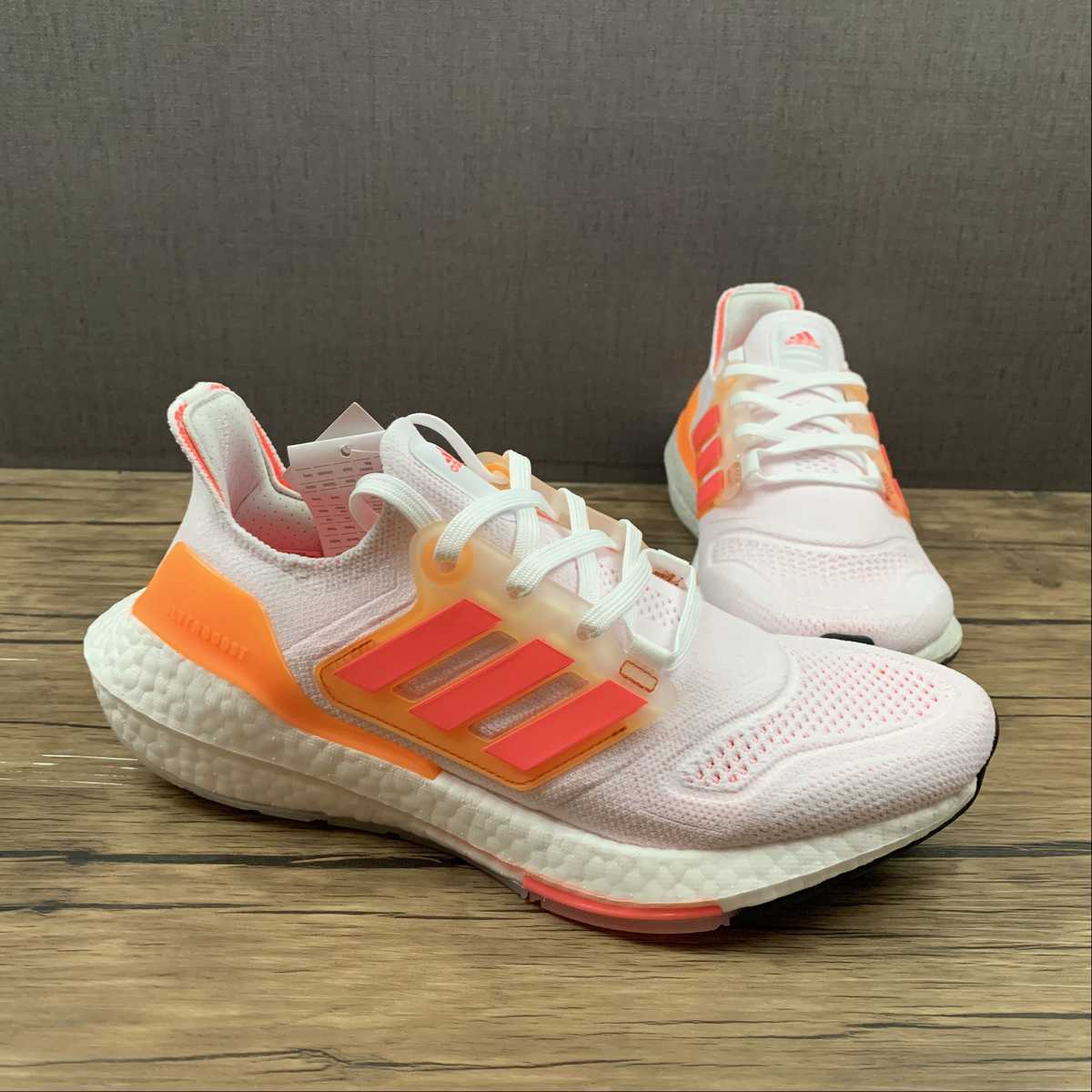 Tênis Ultra Boost 22