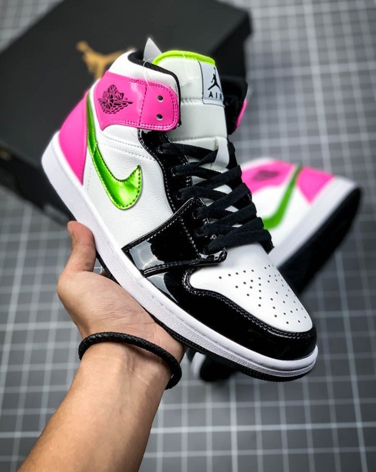 Tênis Nike Air Jordan 1