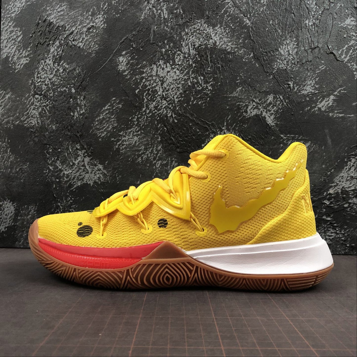 Tênis Nike Kyrie 5 Bob Esponja