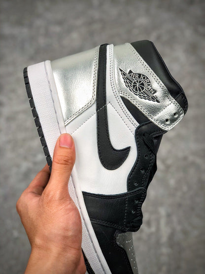 Tênis Nike Air Jordan 1