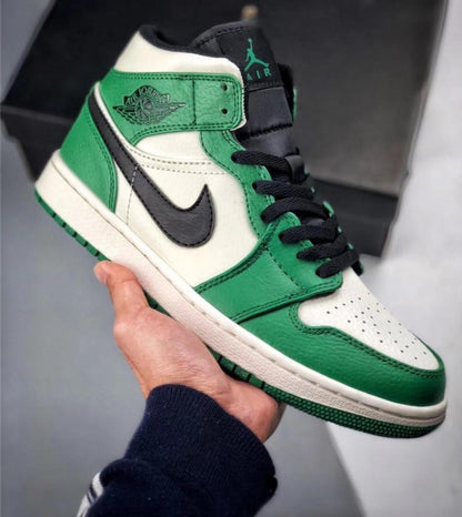 Tênis Nike Air Jordan 1