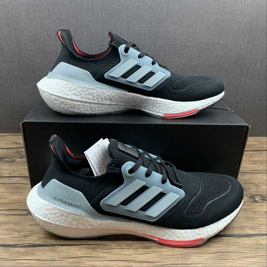 Tênis Ultra Boost 21