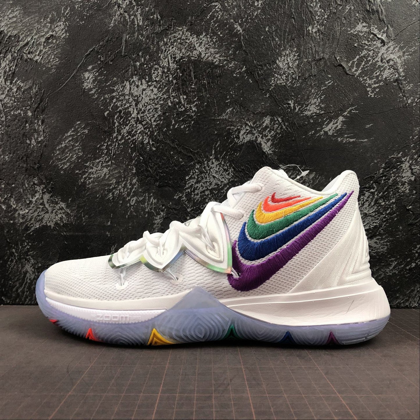 Tênis Nike Kyrie 5 Pride