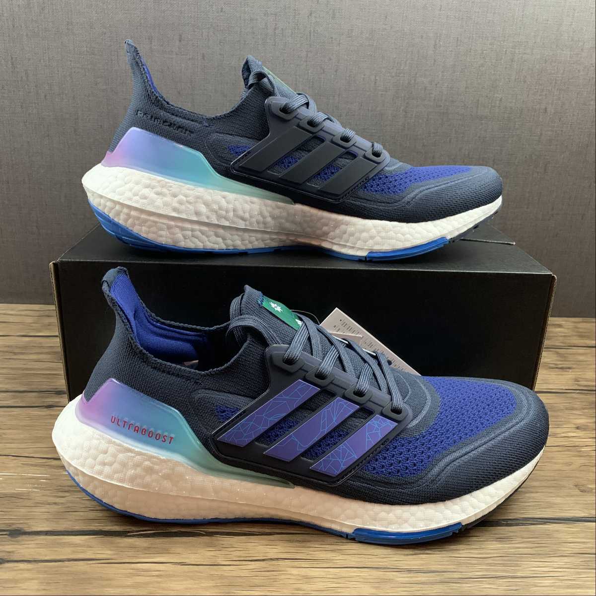 Tênis Ultra Boost 21