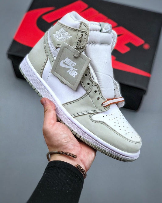 Tênis Nike Air Jordan 1