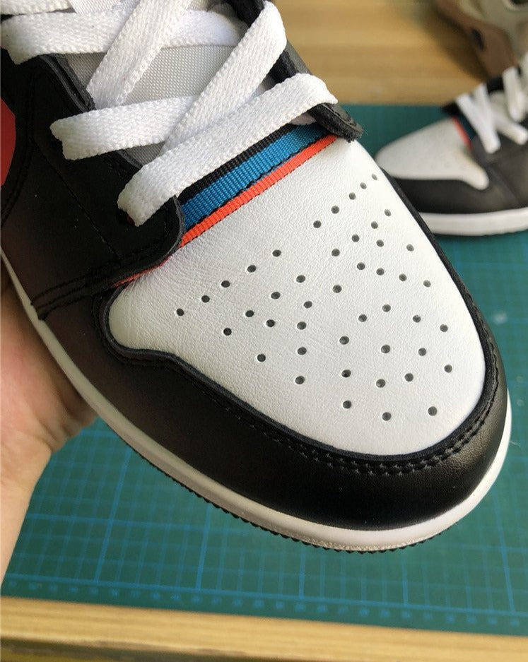 Tênis Nike Air Jordan 1