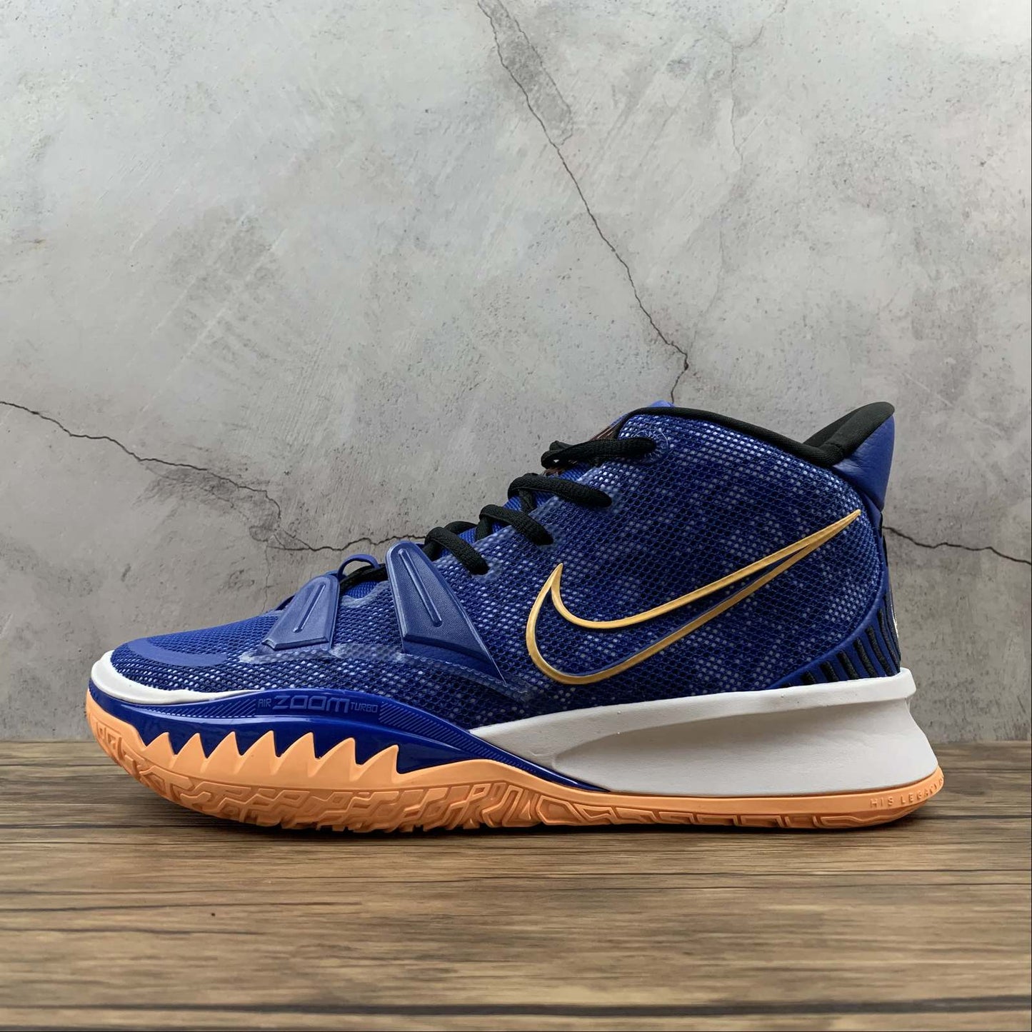 Tênis Nike Kyrie 7