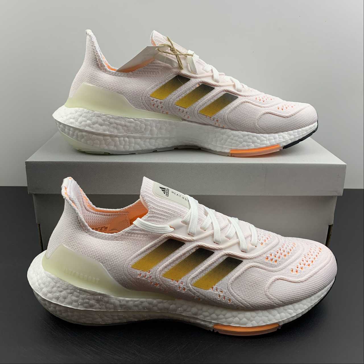 Tênis Ultra Boost 22