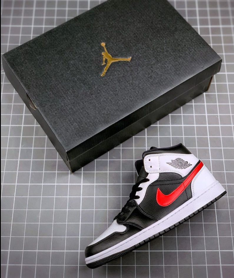 Tênis Nike Air Jordan 1