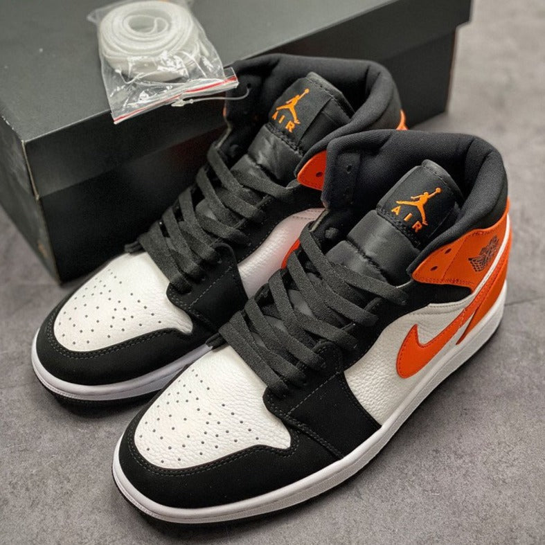 Tênis Nike Air Jordan 1