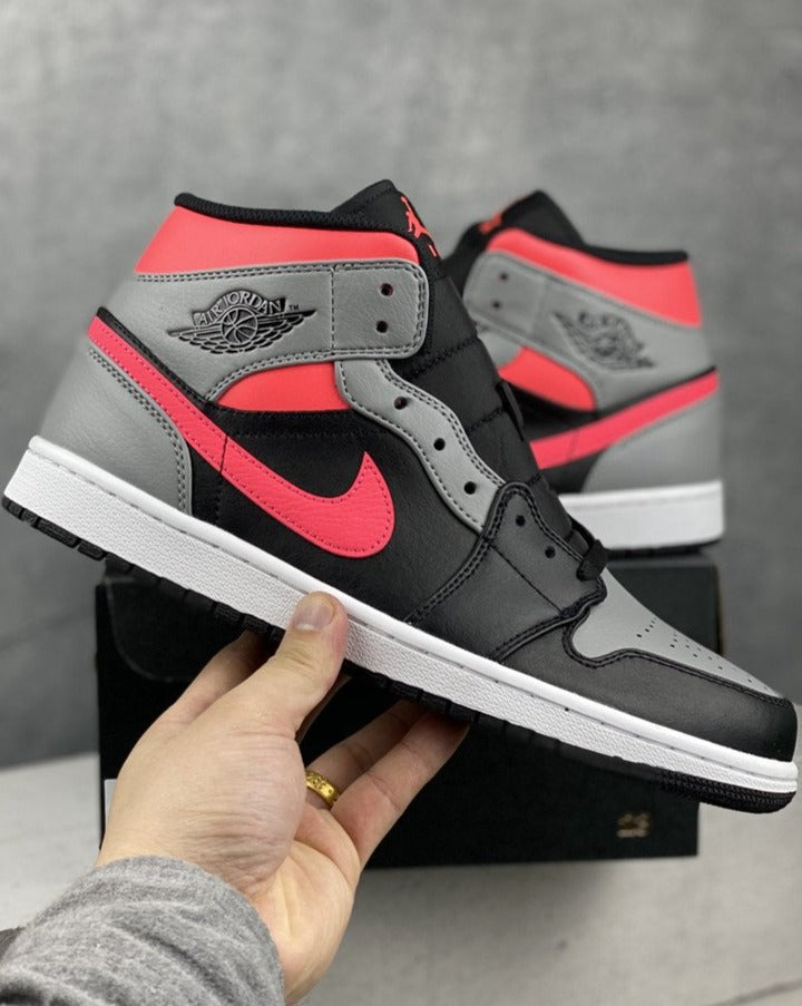 Tênis Nike Air Jordan 1