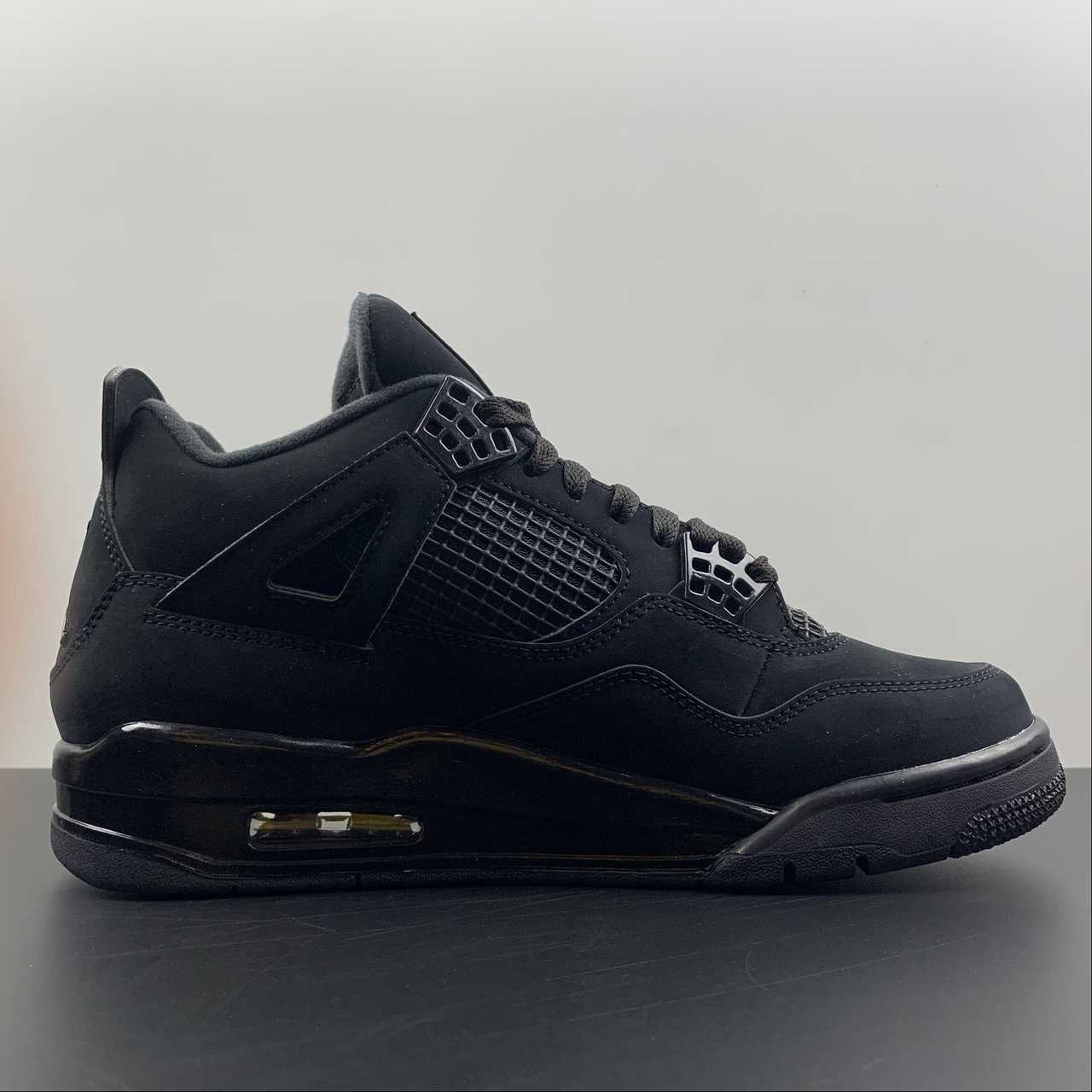 Tênis Nike Air Jordan 4 Retro